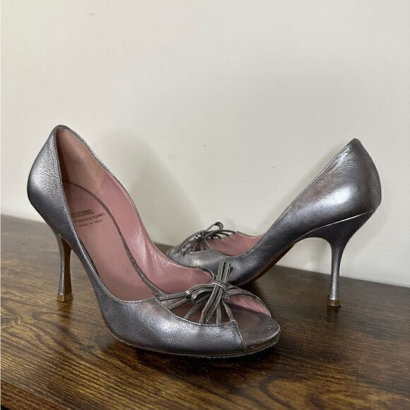 Moschino Cheap and Chic Leather
Pumps Peep toe Silver made in Italy sz
36 - Picture 1 of 16